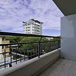 Modern Flat With Terrace Near The Sea-beahost Appartamento *