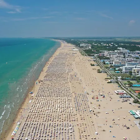 Modern Flat With Terrace Near The Sea-beahost Bibione
